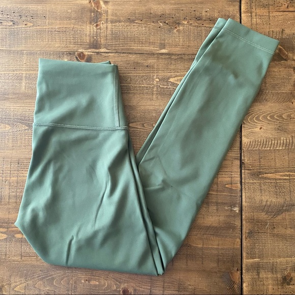 lululemon athletica Pants - • lululemon - wunder train tight 25” •